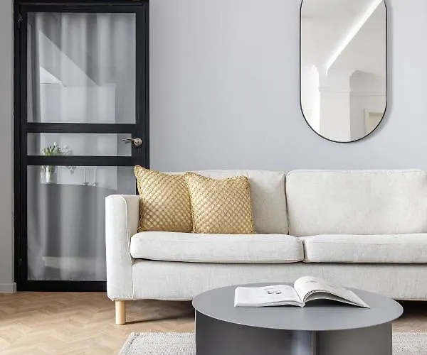 Poem By Urbanesq Bucareste